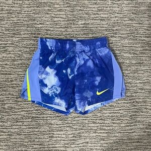 Nike girls shorts size small